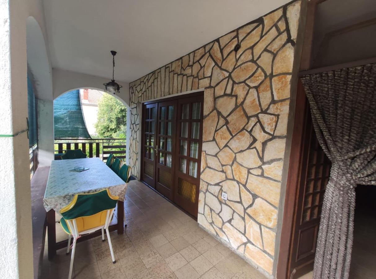 Family Apartment Near Beach 比奥格勒·纳·莫鲁 外观 照片