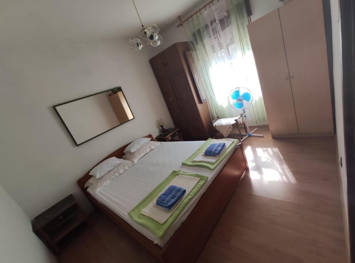 Family Apartment Near Beach 比奥格勒·纳·莫鲁 外观 照片