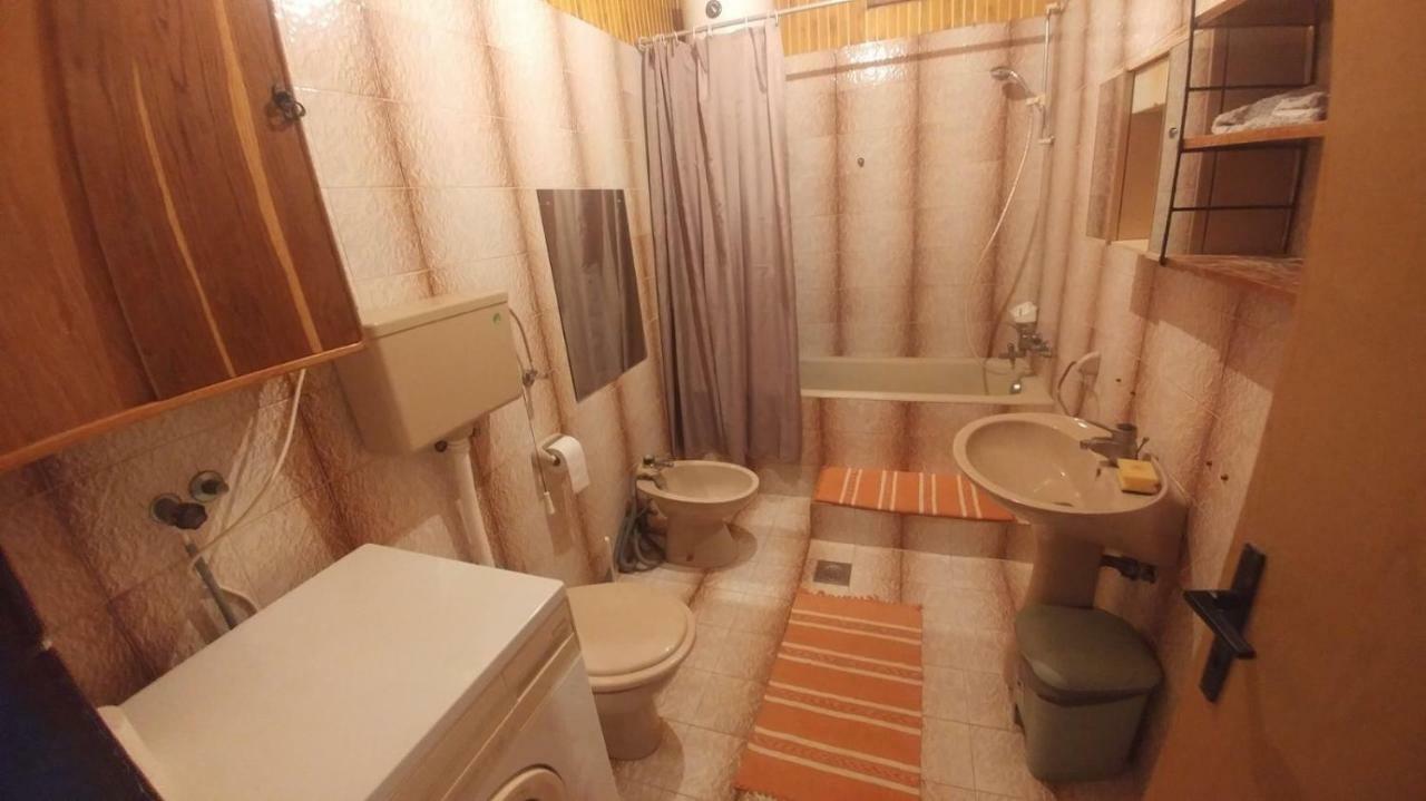 Family Apartment Near Beach 比奥格勒·纳·莫鲁 外观 照片