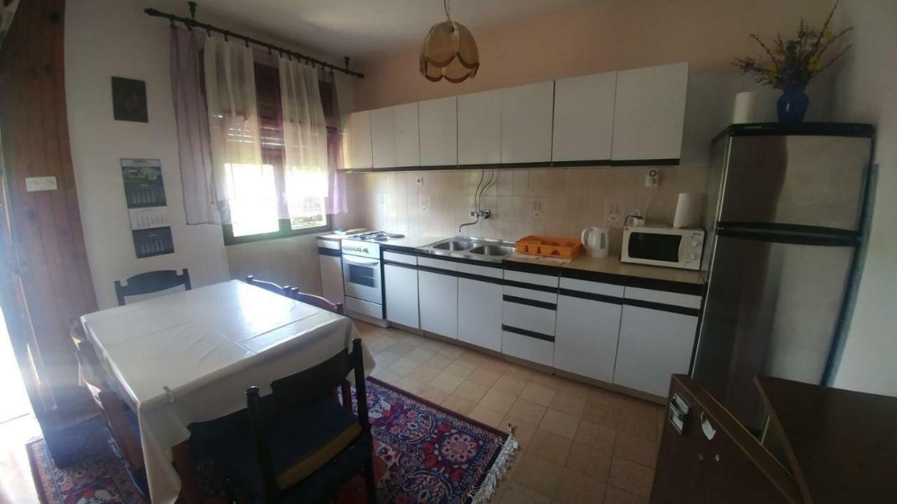 Family Apartment Near Beach 比奥格勒·纳·莫鲁 外观 照片
