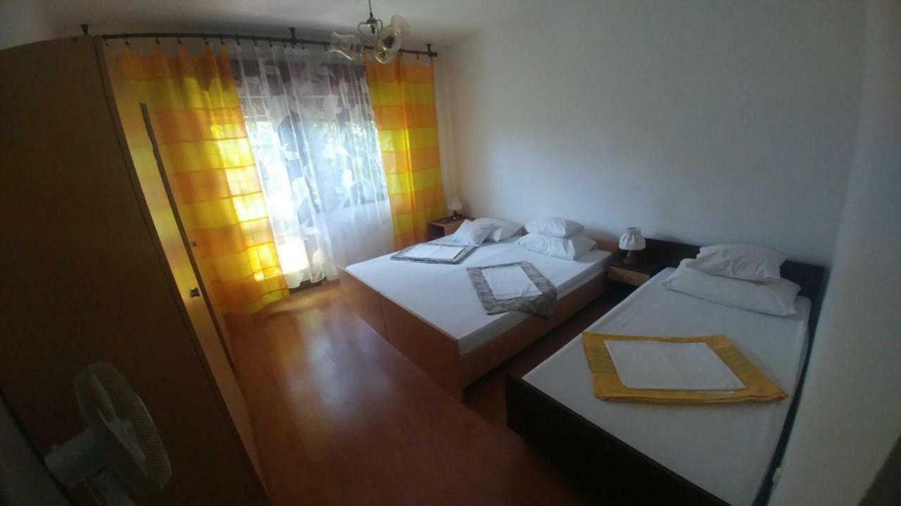 Family Apartment Near Beach 比奥格勒·纳·莫鲁 外观 照片